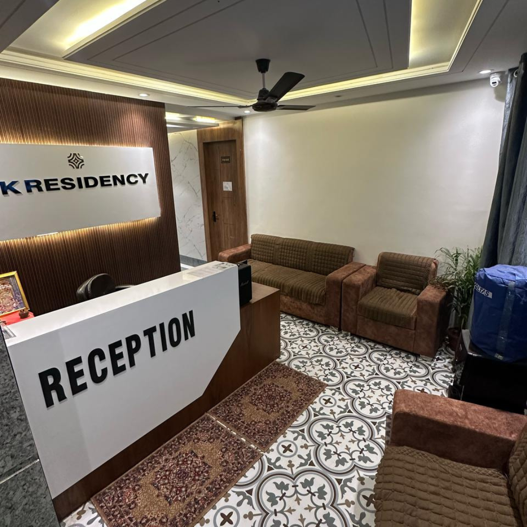 ⁠24-hour front desk