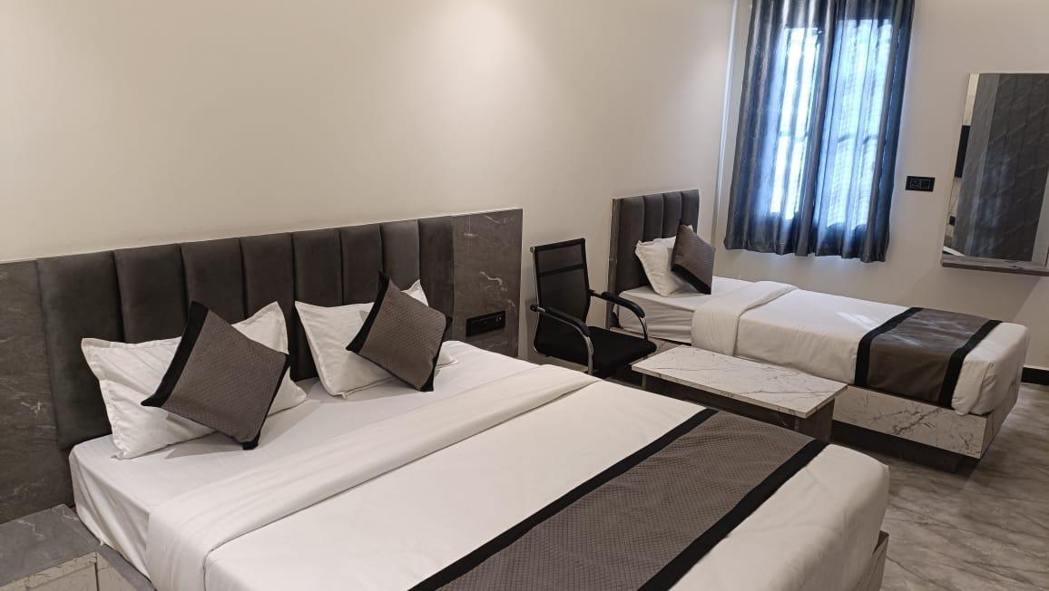 WhatsApp Image 2025-03-29 at 4.19.59 PM (3)